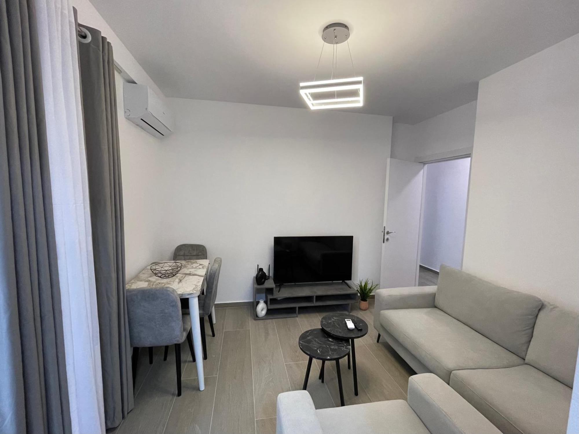 Modern Apartment In Central Vlore Luaran gambar